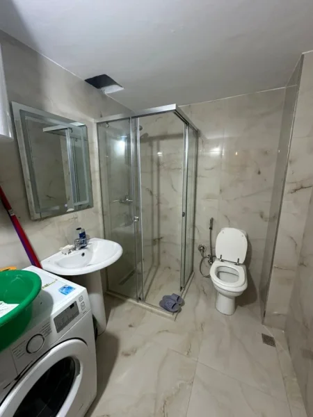 Durres, jepet me qera apartament 1+1+Ballkon Kati 2, 60 m² 350 € (Siper Pasticeri Viktoria)