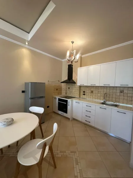 Durres, jepet me qera apartament 1+1+Ballkon Kati 2, 60 m² 350 € (Siper Pasticeri Viktoria)