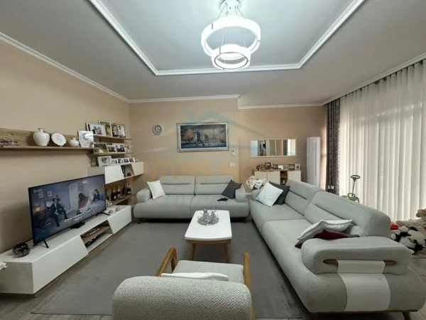 Tirane, shitet apartament Kati 0, 82 m² 150.000 € (FRESK)