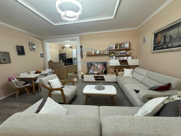 Tirane, shitet apartament Kati 0, 82 m² 150.000 € (FRESK)