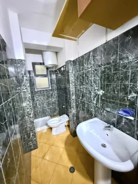 Tirane, shitet garsonier 1+1 Kati 2, 32 m² 50.000 € (Porcelan)