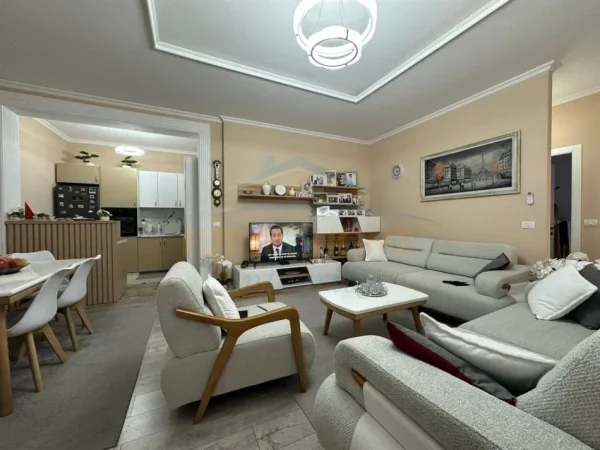 Tirane, shitet apartament Kati 0, 82 m² 150.000 € (FRESK)