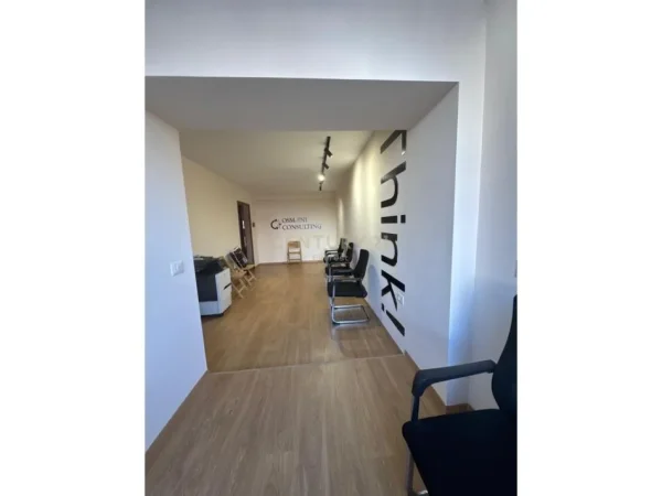Tirane, jap me qera zyre Kati 1, 40 m² 700 € (BLV. ZOGU I PARE)