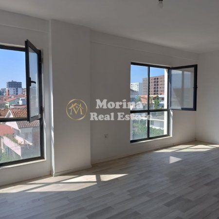 Tirane, jepet me qera apartament 2+1 Kati 2, 110 m² 400 € (5 Maji)
