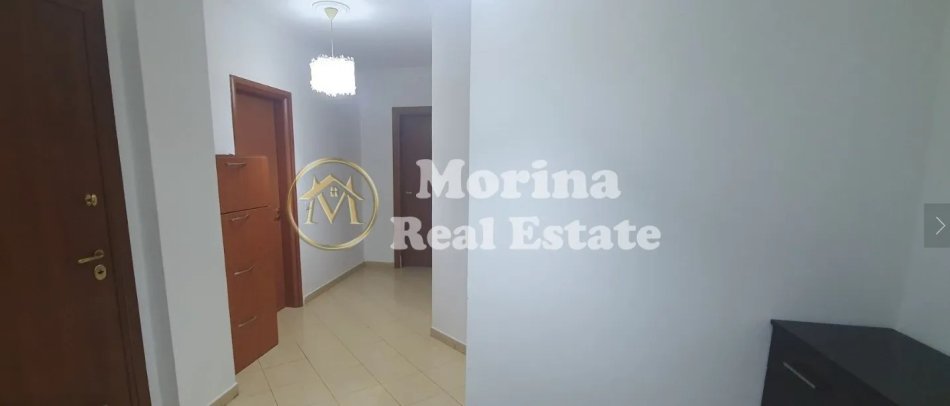 Tirane, jepet me qera apartament 2+1 Kati 4, 110 m² 550 € (Ali Demi)