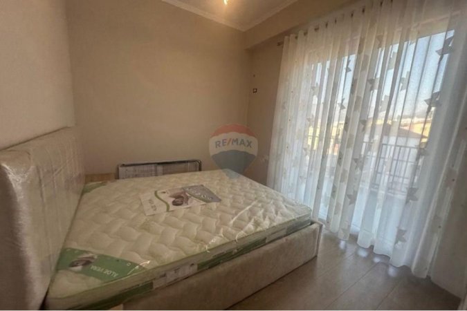 Tirane, jepet me qera apartament 1+1 Kati 5, 70 m² 650 € (Rruga e Dibres)