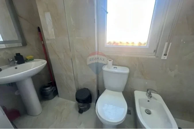 Tirane, jepet me qera apartament 1+1 Kati 5, 70 m² 650 € (Rruga e Dibres)