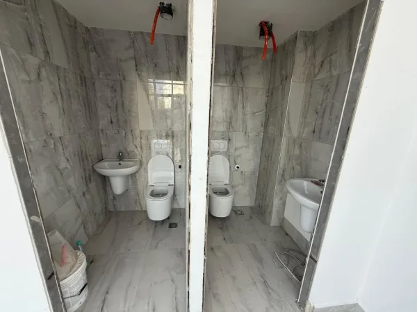 Tirane, jepet me qera dyqan Kati 0, 74 m² 800 €