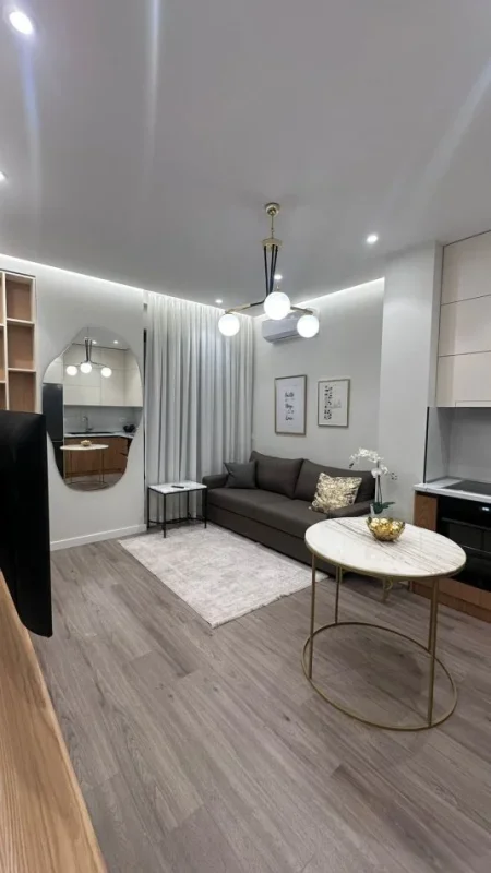 Tirane, jepet me qera apartament 1+1 , 50 m² 620 € 