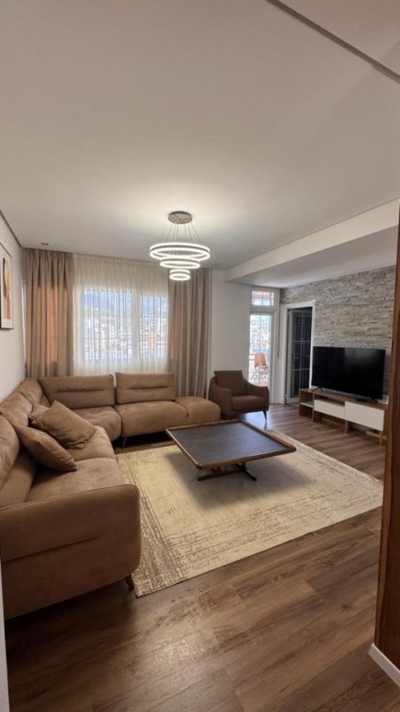 Tirane, jepet me qera apartament 3+1+Ballkon Kati 6, 136 m² 650 € (Fresk)