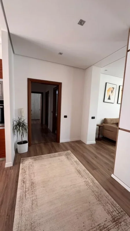 Tirane, jepet me qera apartament 3+1+Ballkon Kati 6, 136 m² 650 € (Fresk)