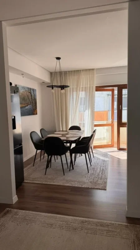 Tirane, jepet me qera apartament 3+1+Ballkon Kati 6, 136 m² 650 € (Fresk)