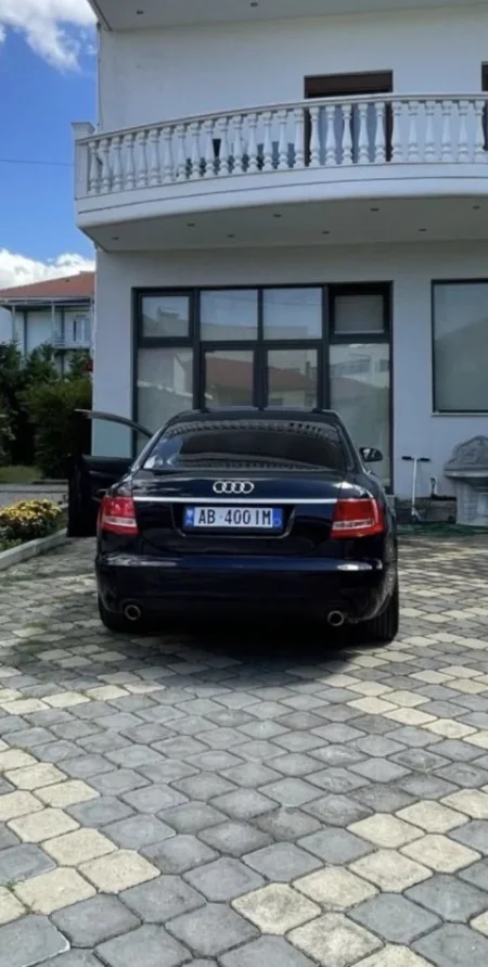 Tirane, shes makine Audi Benzin+Gaz, blu e errët automatik Kondicioner 250.000 km 3.500 €