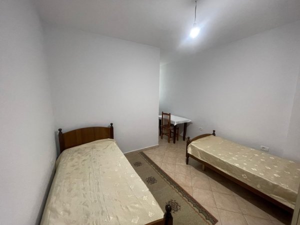 Tirane, jepet me qera apartament 2+1 Kati 1, 80 m² 600 € (5 Maj.)