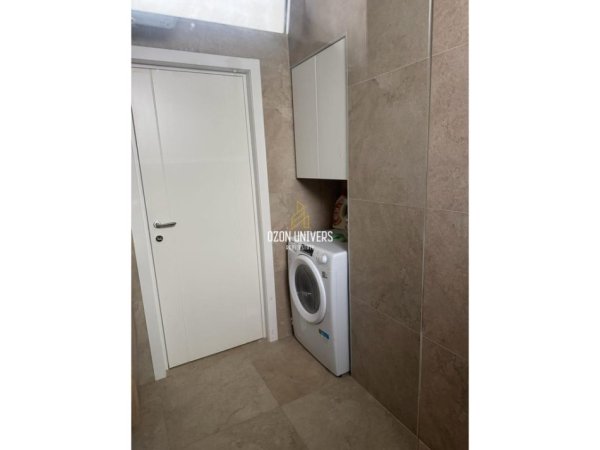 Tirane, jepet me qera apartament 2+1 Kati 2, 90 m² 950 € (Rruga e Durrësit, tek Kafe Flora Tirana, Albania)