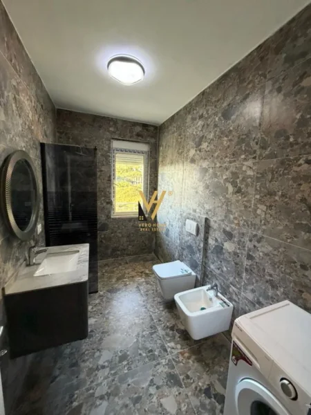 Shkembi Kavajes, shitet apartament 2+1+Ballkon Kati 2, 110 m² 148.000 € (SHKEMBI I KAVAJES)