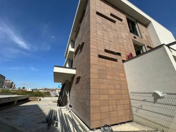 Tirane, shitet apartament 2+1 , 164 m² 335.000 € (tulipan residence)