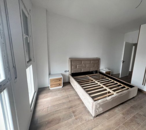 Tirane, jepet me qera apartament 2+1 Kati 7, 100 m² 400 € 