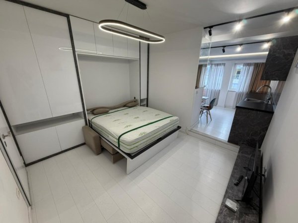 Tirane, jepet me qera apartament 1+1 Kati 10, 38 m² 450 € 