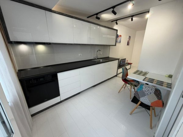 Tirane, jepet me qera apartament 1+1 Kati 10, 38 m² 450 € 