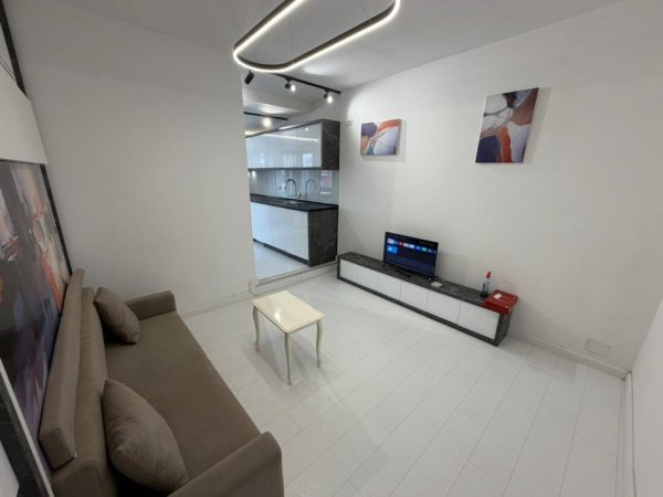 Tirane, jepet me qera apartament 1+1 Kati 10, 38 m² 450 € 