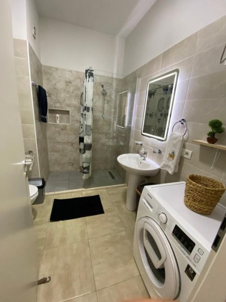 Tirane, jepet me qera apartament 2+1 Kati 3, 93 m² 550 € (Kompleksi Mangalem , Ali Demi)