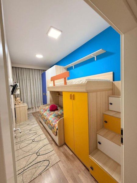 Tirane, jepet me qera apartament 2+1 Kati 3, 93 m² 550 € (Kompleksi Mangalem , Ali Demi)