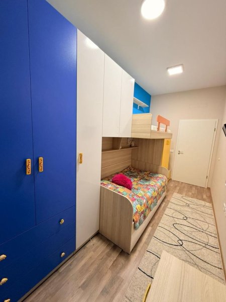 Tirane, jepet me qera apartament 2+1 Kati 3, 93 m² 550 € (Kompleksi Mangalem , Ali Demi)