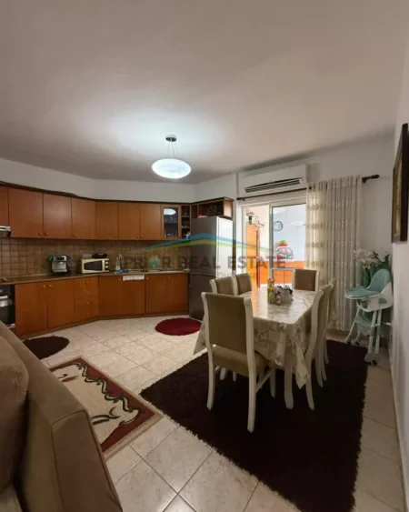 Tirane, shitet apartament 2+1 Kati 10, 92 m² 152.000 €