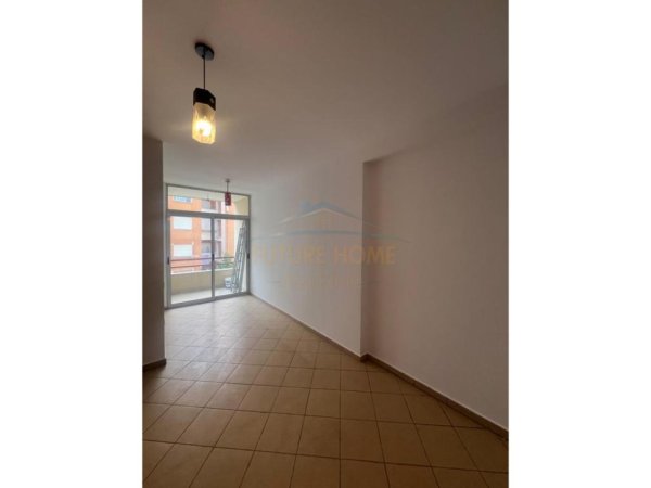 Tirane, shitet apartament Kati 3, 143 m² 160.000 € (FRESK)