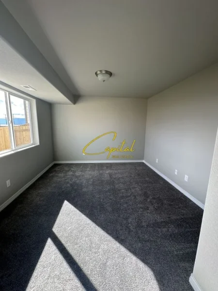 Tirane, jepet me qera ambjent biznesi Kati 1, 130 m² 1.000 € (ISH BLLOKU)