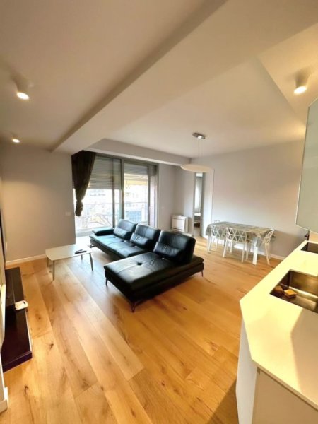 Tirane, jepet me qera apartament 1+1 , 80 m² 1.000 € (tek spar)