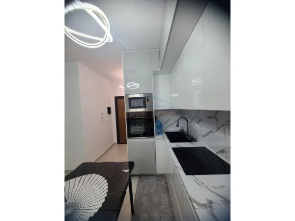 Tirane, shitet apartament Kati 4, 93 m² 160.000 € (PASKUQAN)