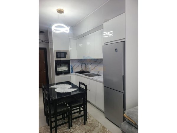 Tirane, shitet apartament Kati 4, 93 m² 160.000 € (PASKUQAN)