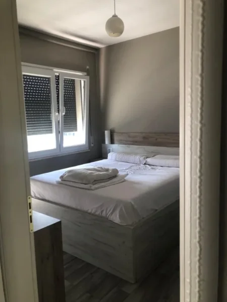 Tirane, jepet me qera apartament 2+1+Ballkon Kati 6, 112 m² 600 € (laprak)