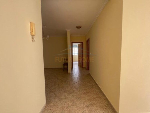 Tirane, shitet apartament Kati 3, 113 m² 250.000 € (KOMUNA E PARISIT)
