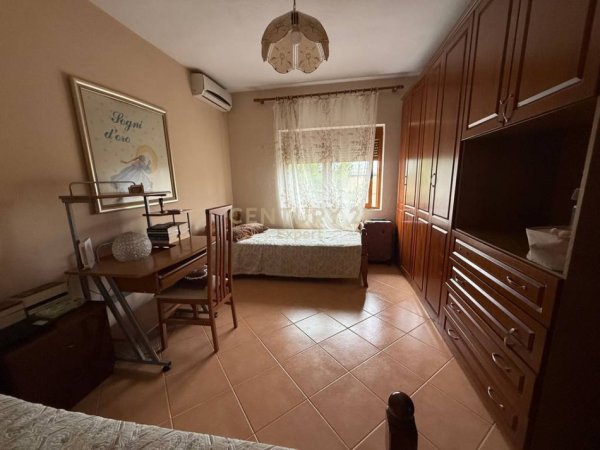 Tirane, shitet apartament 2+1 Kati 5, 93 m² 159.000 € (Mozaiku)