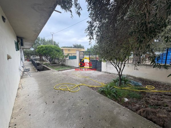 Vlore, jepet me qera shtepi 2+1+Ballkon Kati 0, 110 m² 300 € (Rruga Unaza)