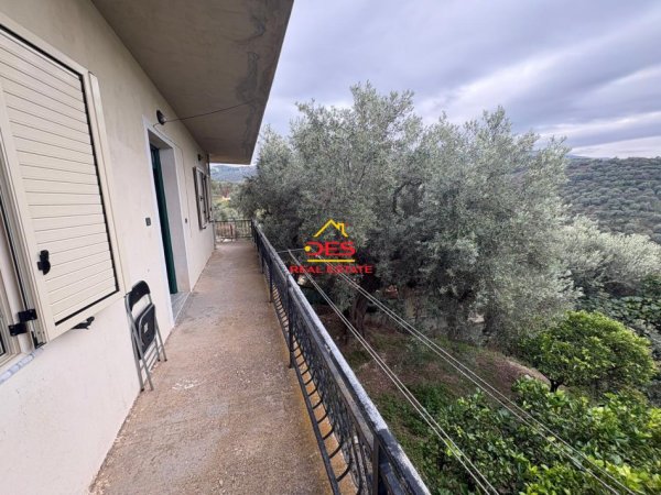 Vlore, jepet me qera shtepi 2+1+Ballkon Kati 0, 110 m² 300 € (Rruga Unaza)