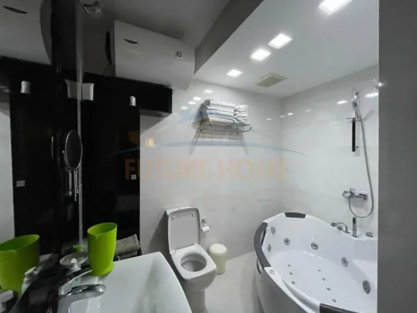 Tirane, jepet me qera apartament 2+1+2 Kati 2, 100 m² 600 €