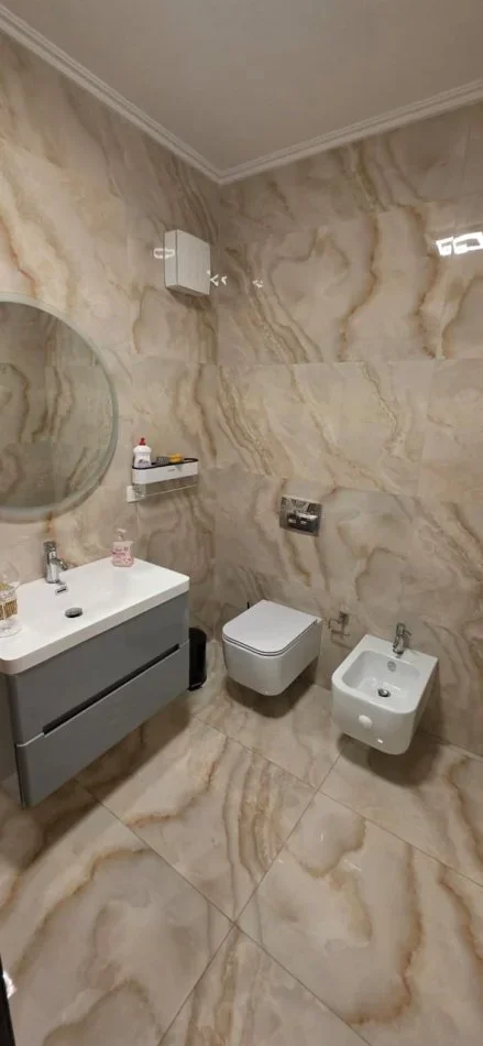 Tirane, jepet me qera nga Pronari, pa-komision ambjent biznesi Kati 4, 120 m² 800 € (Rr.Ndre Mjeda Tek Raport TV)