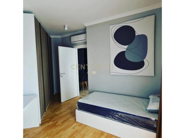 Tirane, jepet me qera apartament 2+1 Kati 2, 98 m² 800 € (Rezidenca Alba)