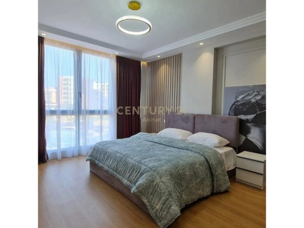 Tirane, jepet me qera apartament 2+1 Kati 2, 98 m² 800 € (Rezidenca Alba)