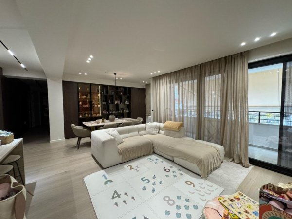 Tirane, shitet apartament 2+1+Aneks+Ballkon Kati 3, 184 m² 400.000 € (Kodra e Diellit)