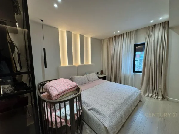 Tirane, shitet apartament 2+1+Aneks+Ballkon Kati 3, 184 m² 400.000 € (Kodra e Diellit)