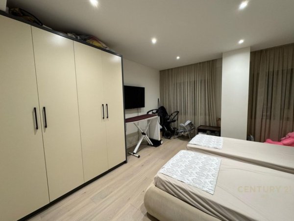 Tirane, shitet apartament 2+1+Aneks+Ballkon Kati 3, 184 m² 400.000 € (Kodra e Diellit)