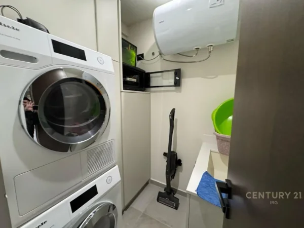 Tirane, shitet apartament 2+1+Aneks+Ballkon Kati 3, 184 m² 400.000 € (Kodra e Diellit)