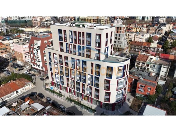 Tirane, jepet me qera zyre Kati 0, 117 m² 2.000 € 