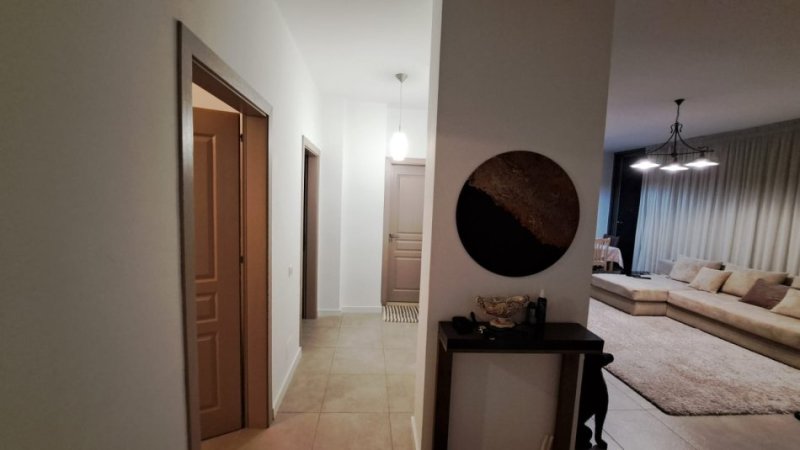 Tirane, shitet apartament 2+1+Ballkon Kati 8, 104 m² 149.000 € (Fresk)