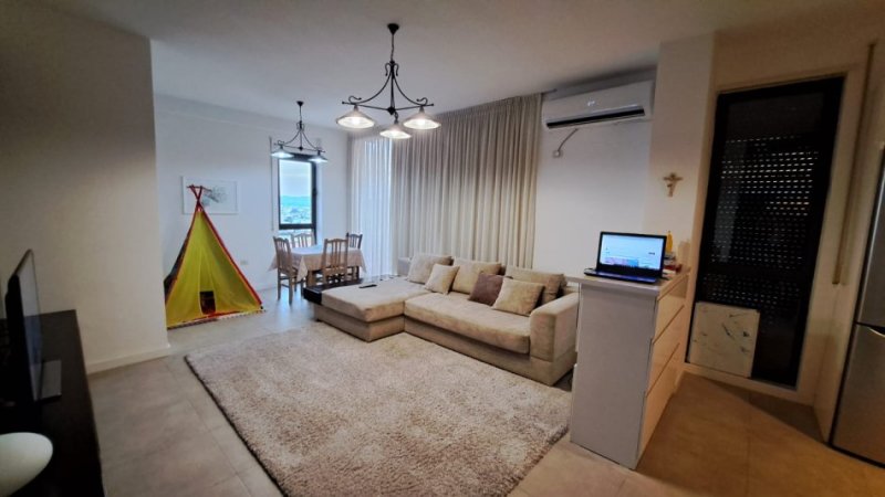 Tirane, shitet apartament 2+1+Ballkon Kati 8, 104 m² 149.000 € (Fresk)